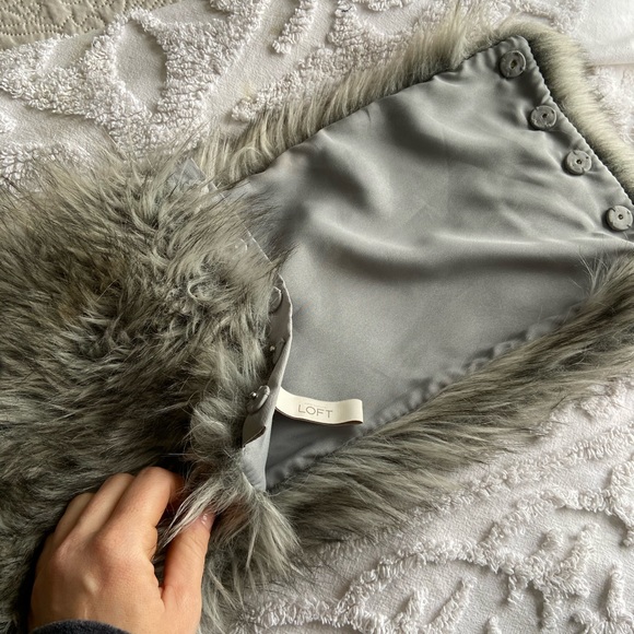 Faux fur scarf - Picture 2 of 2